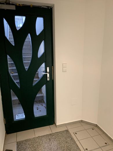 Eingang Gewerbe/Einliegerwhg.