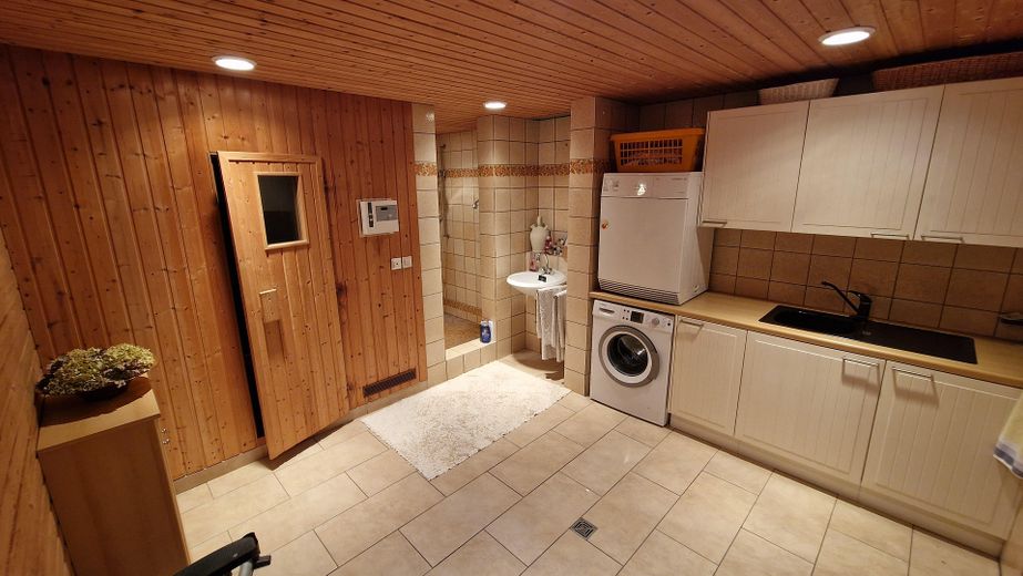 Reserviert! Exklusiver Bungalow in Königswinter: Homeoffice, traumhafte Aussicht, Sonnenuntergänge – Wasch- und Saunakeller