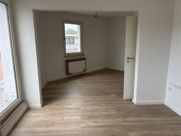 Helle, frisch kernsanierte 2,5-Zimmerwohnung mit besonderem Flair – WJ-00192_bild_003.jpeg