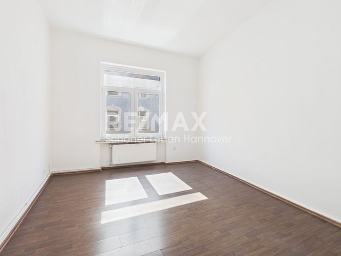 Helle Altbauwohnung mit EBK im 1. OG – Schlafzimmer