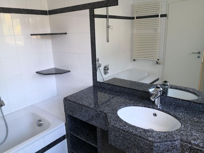 Kronberg’in en iyi konumu, sakin + aydınlık, 6 oda, 3 teras, ankastre mutfak, klima, sauna, FIS otobüs durağı – Fotoğraf 11