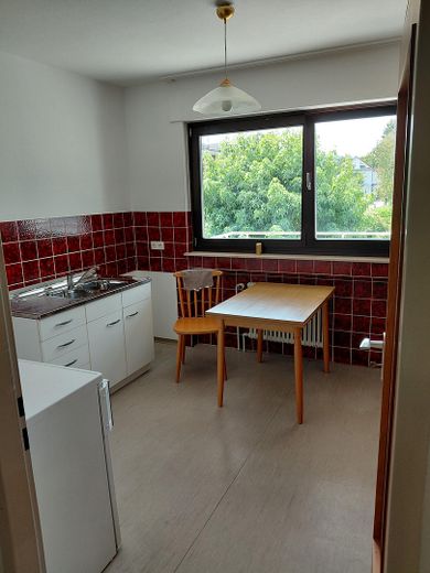 Şampanya havasında huzur vahası, komisyonsuz – Küche, Blick auf Balkon