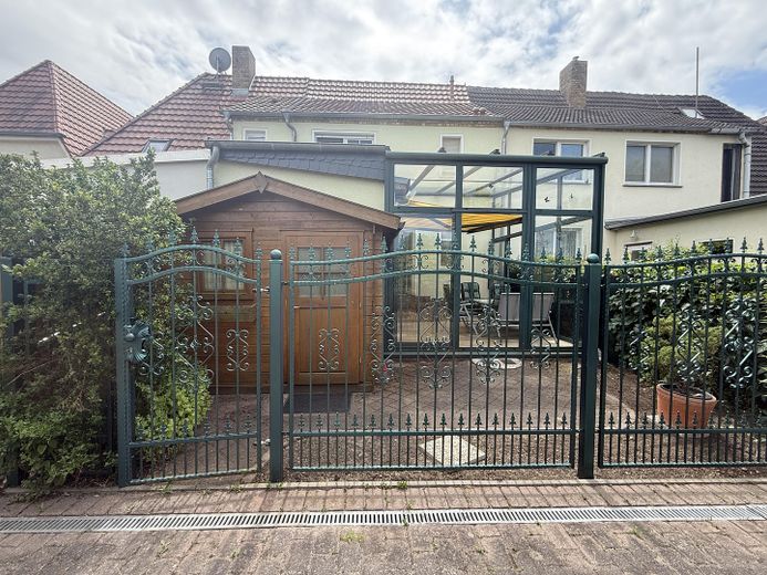 hochwertig saniertes Reihenhaus mit EBK, Wintergarten, provisionsfrei – Nordansicht Haus/Garten