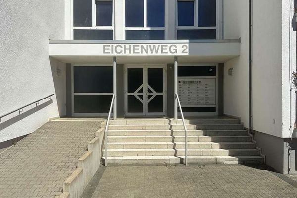 PROCEDURA DI OFFERTA: Appartamento mansardato con balcone