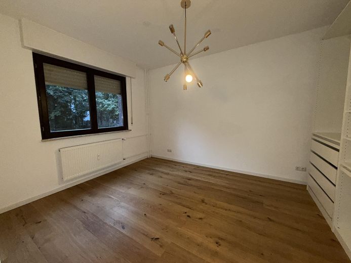Appartement moderne de 2 pièces dans l’Ostend de Francfort, près de la BCE, avec cuisine équipée et balcon – Photo 5