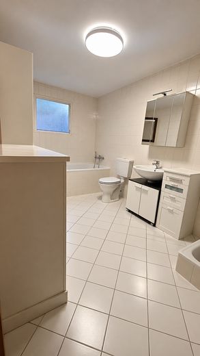 Luminoso y cuidado piso de 2 habitaciones con cocina y baño – Foto 8