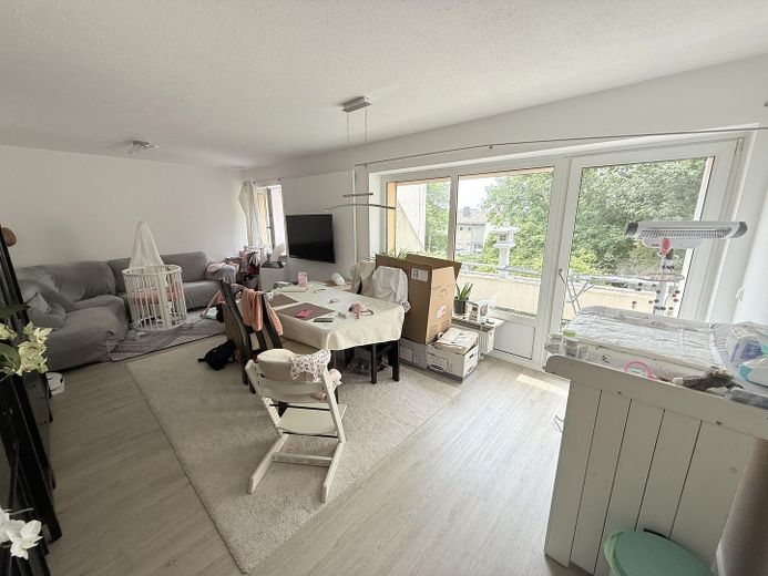 Königstein. Attraktive 4-Zimmerwohnung in Laufnähe zur Innenstadt – Wohnraum