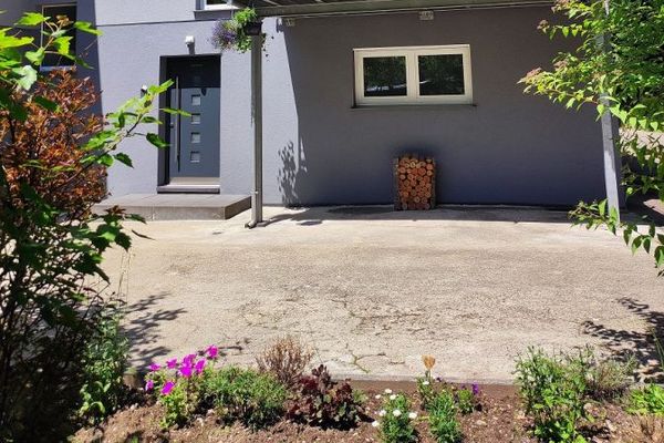 Einzigartiges Mehrfamilienhaus/Bauernhof mit 3,7 ha Fläche und Brennerei in unverbaubarer Traumlage