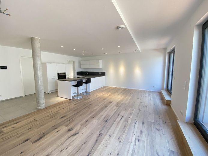Jasne mieszkanie typu loft z tarasem szuka nowego najemcy – Essbereich & Küche_2
