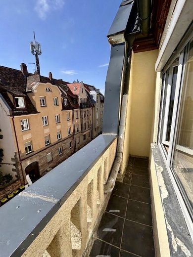 Provisionsfrei – Gepflegte 3-Zimmer Wohnung im Altbau MFH mit Top-Rendite – Balkon