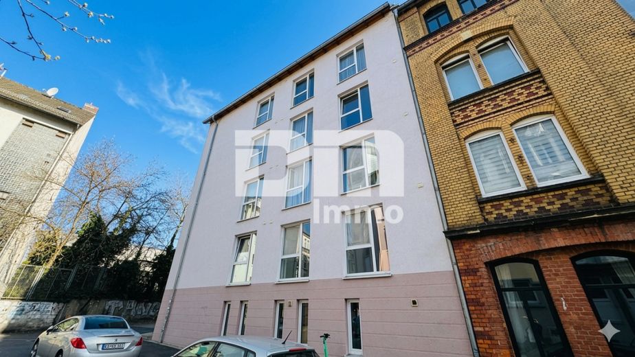 Moderne 4 Zimmer HP / EG Wohnung mit 2 Bädern und großer Terrasse direkt an der Uni – Seitenansicht