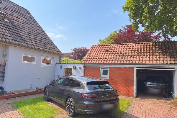 Arrivare a Berne: casa indipendente con giardino, piscina e spazio per crescere con giardino