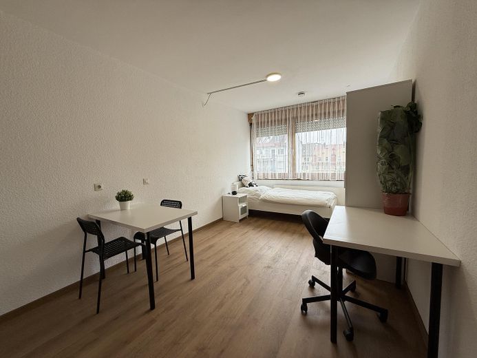 Studio, Merkezi ve Tam Eşyalı (ALL-Inklusive) – Wohn-/Essbereich