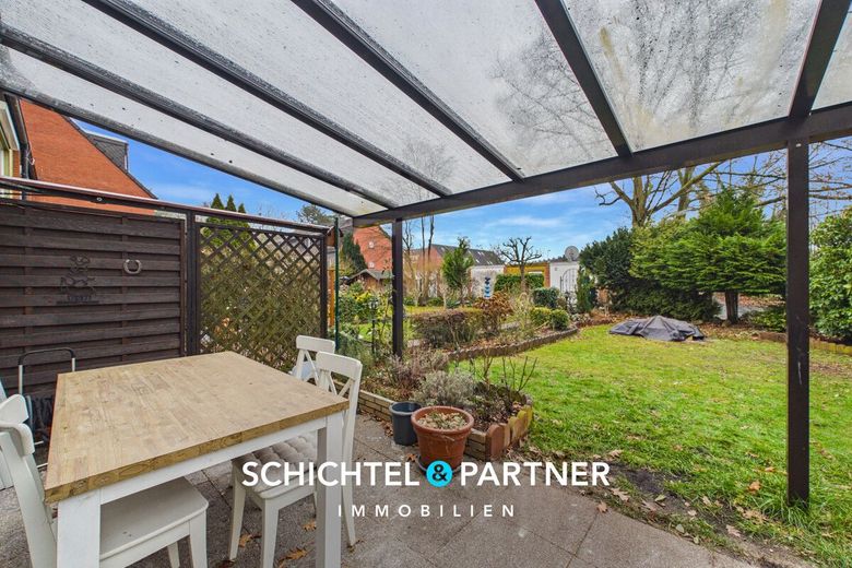 Osterholz | Bezugsfrei: Familienhaus mit liebevollem Garten und Garage – S&amp;P | Terrasse