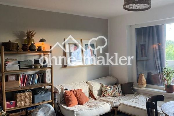 teilmöblierte 1 Zimmerwohnung mit Loggia und Einbauküche