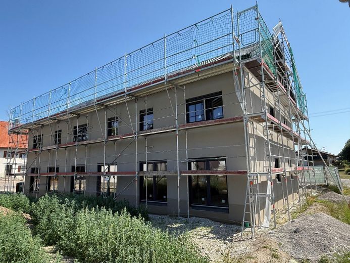 Neubau KFW 40-QNG Plus Reiheneckhaus im Ortskern von Dettingen – Foto 1