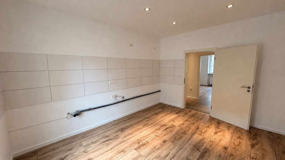 *FT-City* große 5ZKB Dachgeschosswohnung in Frankenthal-City – Küche