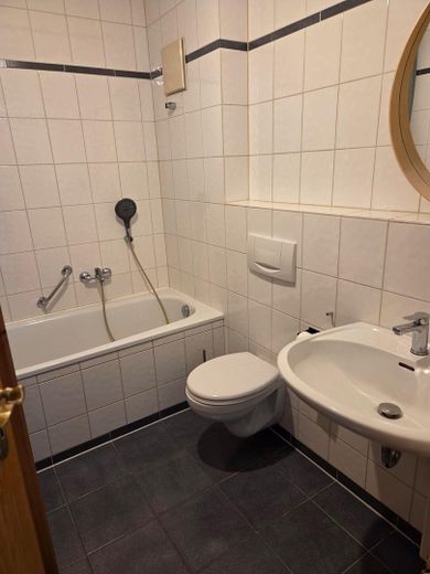 Freundliche 3-Zimmer-Wohnung mit Balkon und Stellplatz in Reichshof – Foto 9
