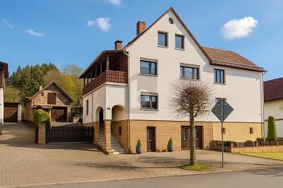SPACIOUS LAYOUT WITH BALCONY AND FIREPLACE – 1759311726_db9dd26.jpg