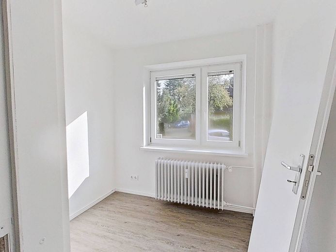Großzügig gestaltete 4-Zi.-Whg. mit BALKON und viel Komfort – Foto 8