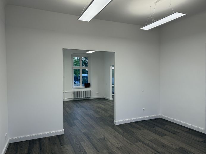 Commercial space for medical practice, practice, cosmetics, massage, office or law firm in RUDOW, 160 m2 for rent – Photo 5