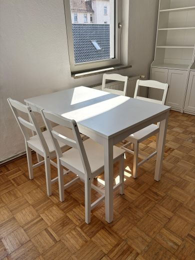 Nowa kuchnia w zabudowie, nowa łazienka, nowe ogrzewanie, jasne mieszkanie jednopokojowe – Moderner Essbereich
