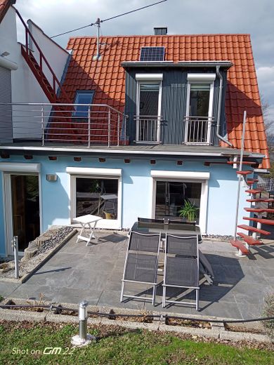 freistehendes Einfamilienhaus mit Einliegerwohnung, saniert und voll möbliert – Terrasse EFH