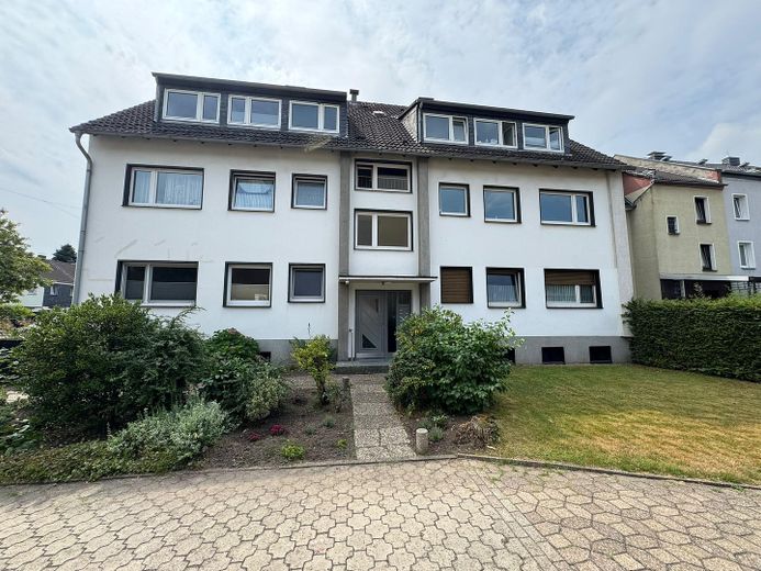 Gemütliches Zuhause für die ganze Familie – helle 3,5-Zimmer-Dachgeschosswohnung in Essen-Borbeck – gepflegtes Mehrfamilienhaus 1
