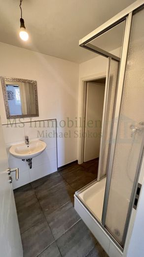 *** Denkmalgeschütztes EFH + Dreifamilienhaus im Herzen von Lampertheim *** – EFH EG Bad Ansicht 1