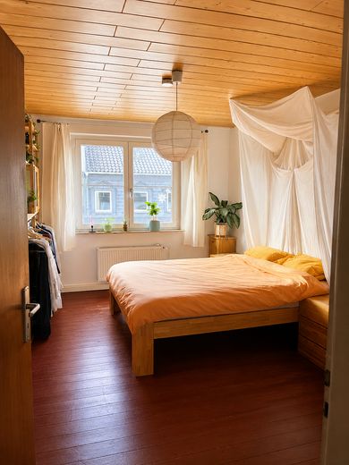 Helle 2 Zimmer-Wohnung für Singles, WG oder Pärchen – Schlafzimmer