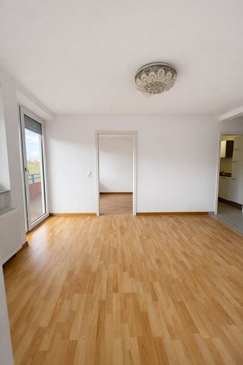 Großzügige 3-Zimmer-Wohnung mit Balkon und 2 Bädern – Warmmiete inkl. Strom & Heizkosten – Zimmer 3