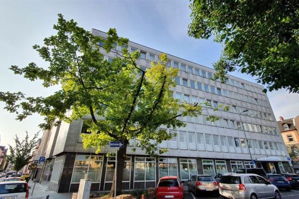 KLE!N - Provisionsfrei - Zentral gelegene Bürofläche in Höchst