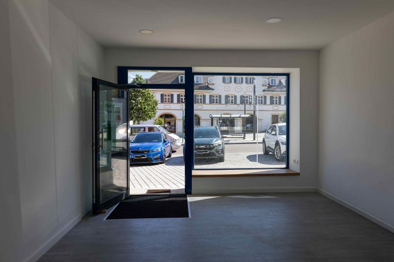Urokliwe lokale handlowe w bezpośrednio najlepszej lokalizacji przy rynku (40 lub 80 m²) – Blick auf den Marktplatz