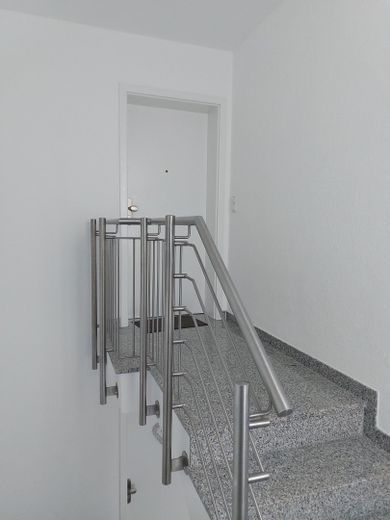 Langen - Moderne Maisonette im Herzen der Altstadt – Eingang Treppenhaus