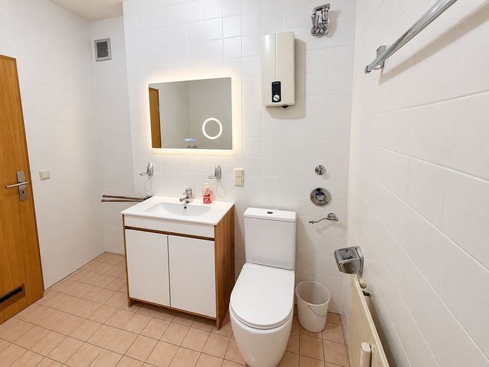 Bad Neuenahr merkezinde, en iyi konumda modern 1,5 odalı daire – modernizasyon sonrası ilk kullanım – Badezimmer