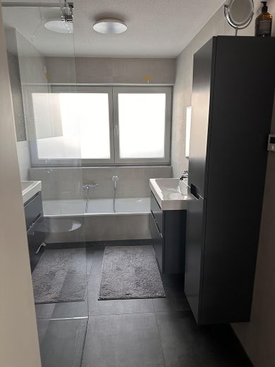 Attraktive Erdgeschosswohnung mit Terrasse & großem Garten – Foto 12