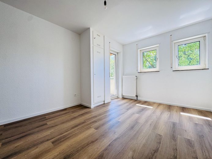 Provisionsfrei: Modernisierte 3-Zimmer-Wohnung mit 2 Balkonen, saniertem Bad und Hobbyraum – Küche 1