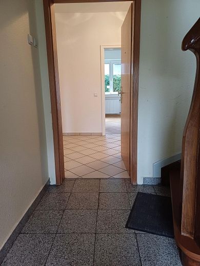 fris gerenoveerde en instapklare woning te huur in Dortmund-Lütgendortmund – Eingang vom Treppenhaus 