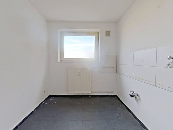 Punta in alto: moderno appartamento di 3 locali con BALCONE e splendida vista – Küche