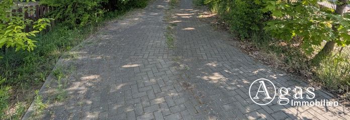 Zufahrt  Grundstück