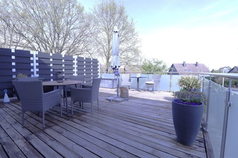 Wohnung mit 27m² Dachterrasse + +  Wolfsburg-Wendschott + + – das grüne Zimmer