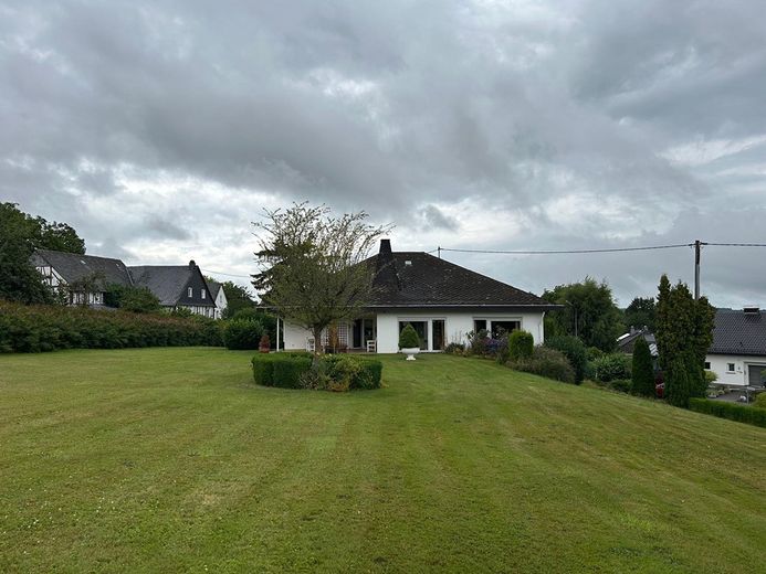 Se vende casa unifamiliar bien cuidada con gran parcela – Foto 5