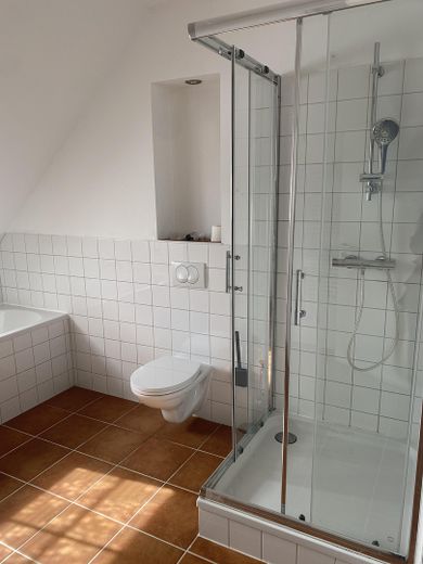 Bright 3-room apartment with roof terrace – Badezimmer