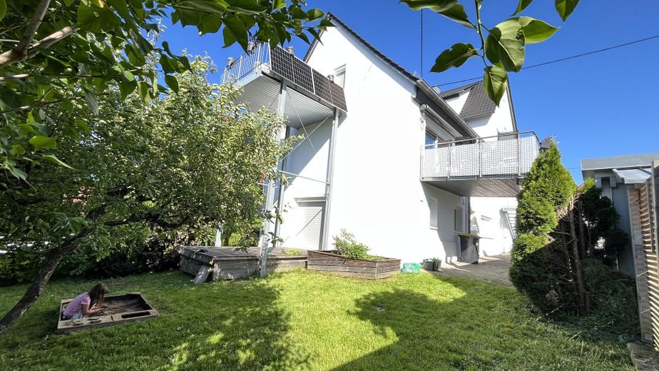 Kernsaniert & Provisionsfrei: Haus-im-Haus mit Privatgarten, Carport und Stellplätzen – Garten