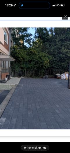 Neumarkt'ta motosiklet park yeri – Fotoğraf 1