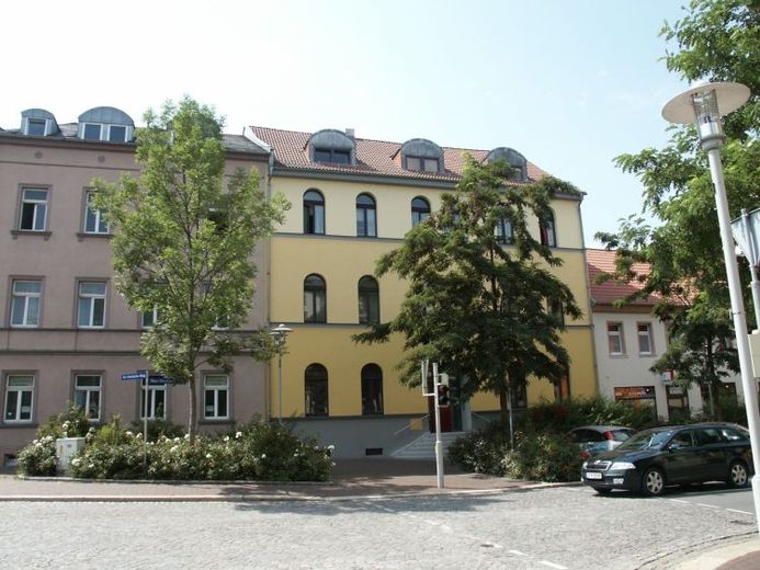 Ab 1.1.27! Zentrumsnahe, moderne Büroräume mit Balkon u. zwei Carport-Stellplätzen! – Foto 1