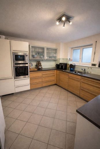 Traumhafte 4-Zimmer-Eigentumswohnung mit XXL-Südterrasse, Kamin und unverbaubarem Panoramablick – Foto 8