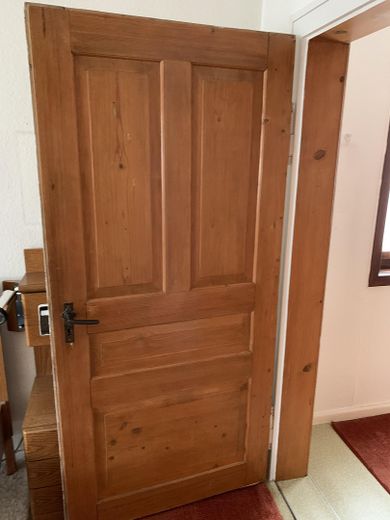 Beispiel schöne alte Holztür