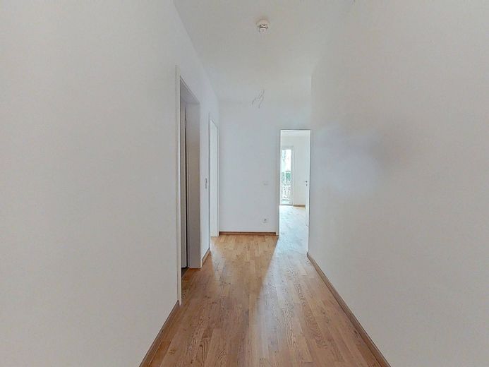 Confort residencial de categoría en una ubicación tranquila: Amplio piso nuevo de 3 habitaciones con terraza soleada y cocina equipada – Flur