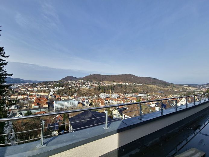 Penthouse Wohnung mit wunderschönem Blick über Albstadt – Ausblick Dachterasse